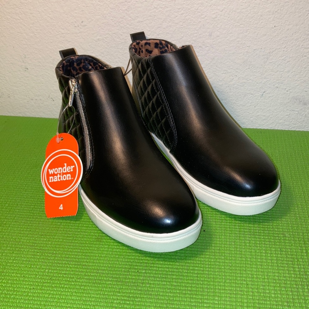 Wonder nation girl flexible outsole cas sneakers booties size 4 side zipper